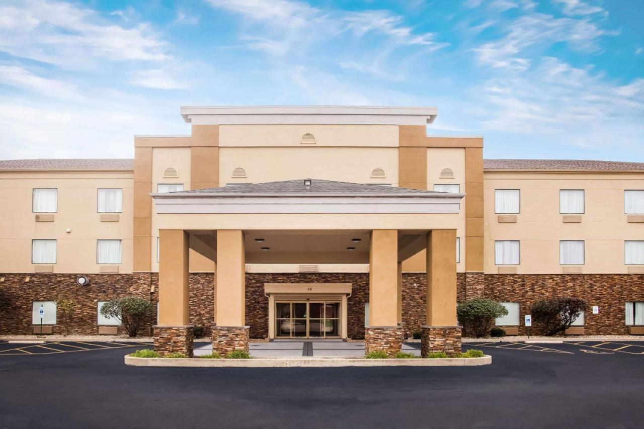 La Quinta Inn & Suits By Wyndham Pontoon Beach Il Exterior photo