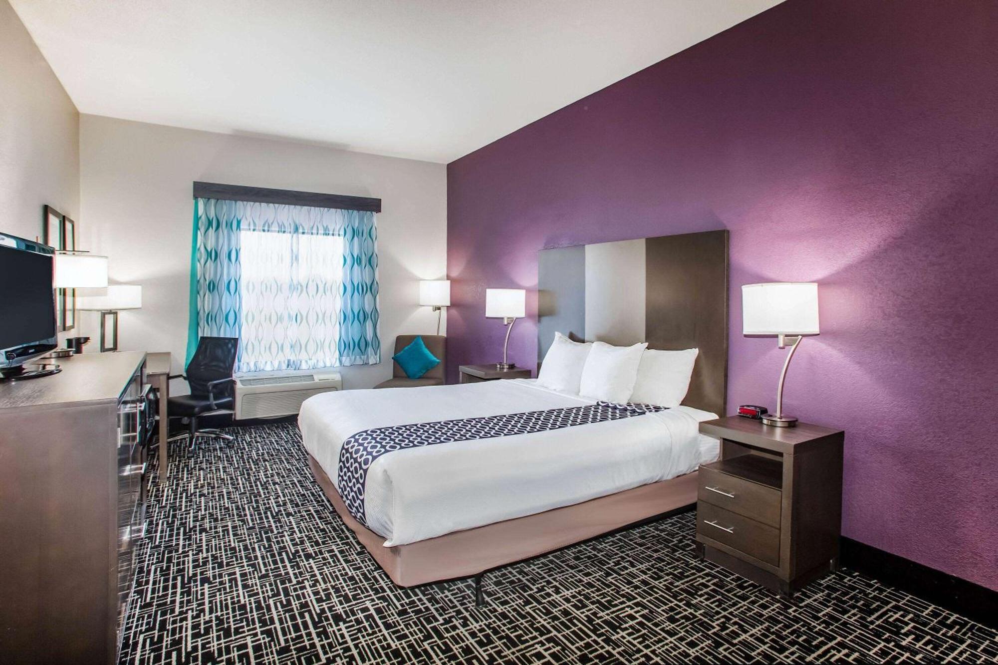 La Quinta Inn & Suits By Wyndham Pontoon Beach Il Exterior photo