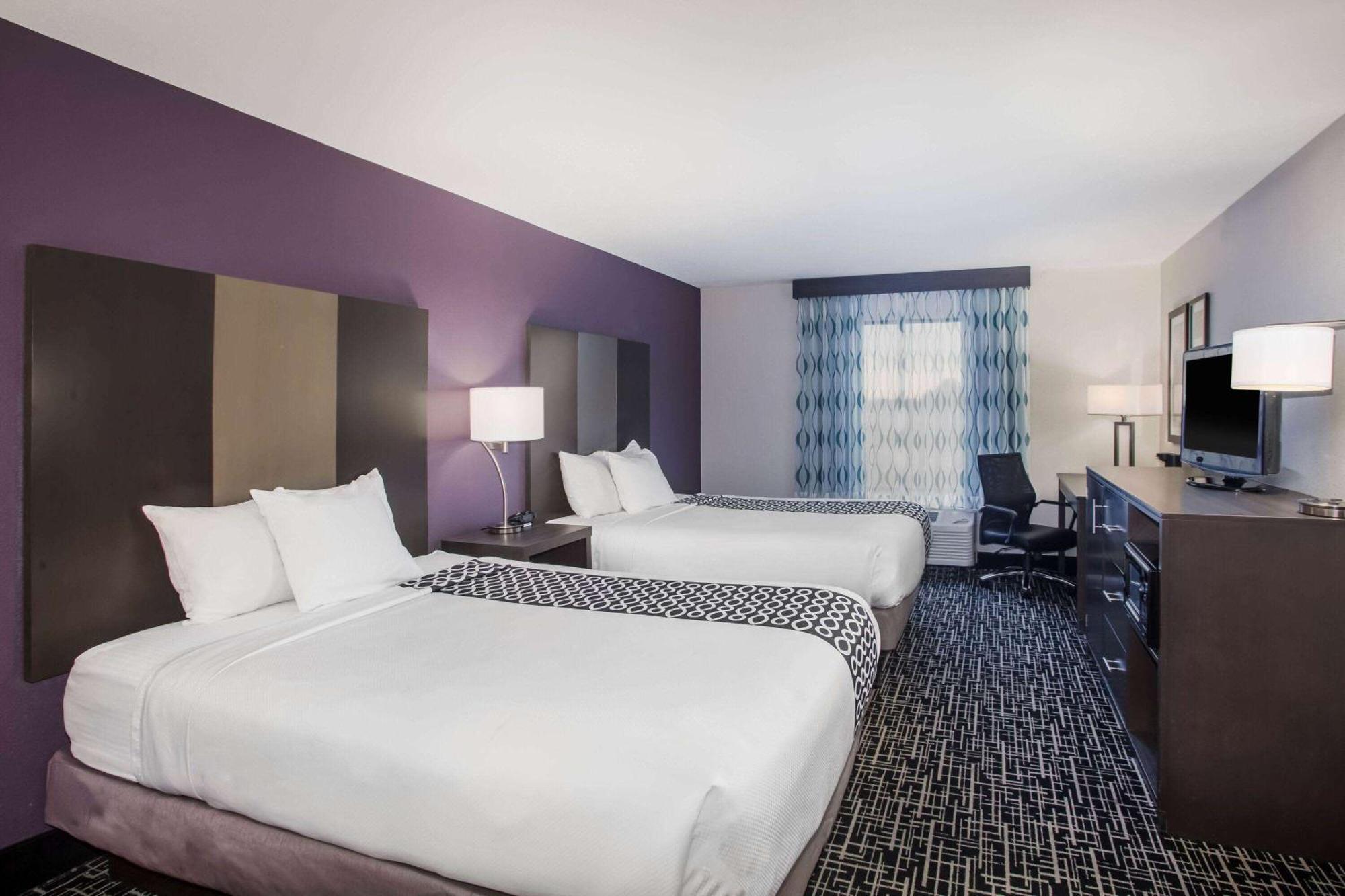 La Quinta Inn & Suits By Wyndham Pontoon Beach Il Exterior photo