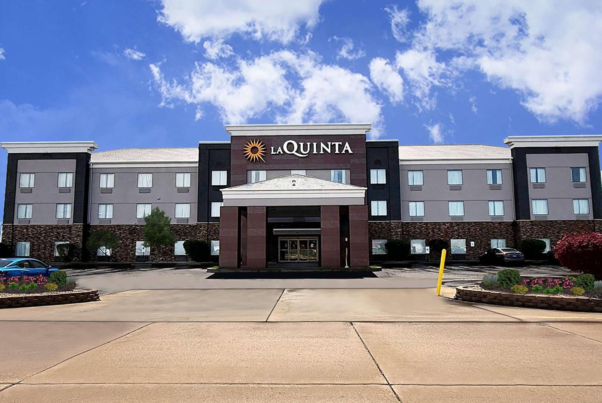 La Quinta Inn & Suits By Wyndham Pontoon Beach Il Exterior photo