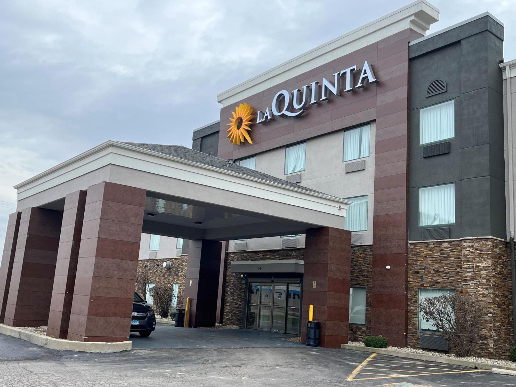 La Quinta Inn & Suits By Wyndham Pontoon Beach Il Exterior photo